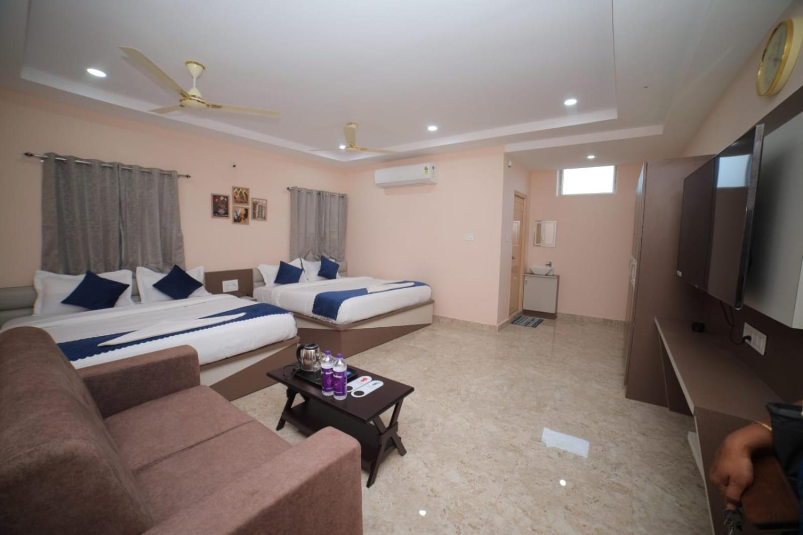 Sri Ganesh Grand Hotel Tirupati Exterior photo