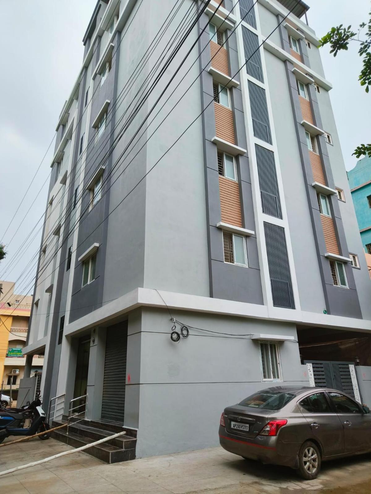 Sri Ganesh Grand Hotel Tirupati Exterior photo