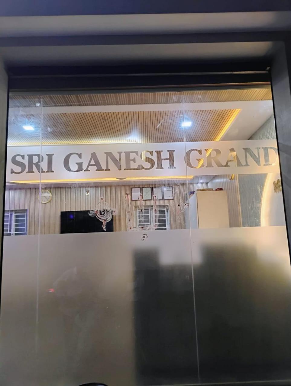 Sri Ganesh Grand Hotel Tirupati Exterior photo